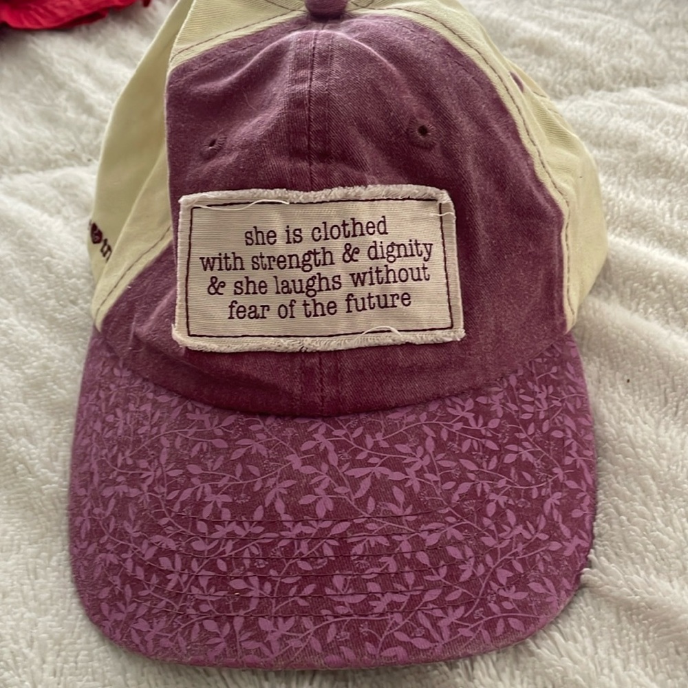 Women’s ball cap